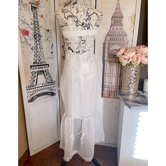 Botanics & Petals Luxury Maxi Dress In Summer White+Gold Droplets+Drop Petals - Picture 9 of 16